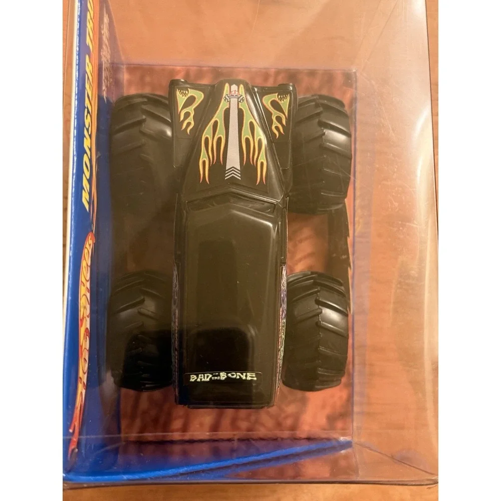 Hot Wheels Monster Jam Truck Gravedigger Rev N Go 1/43 Mattel New In Box‎ 2000